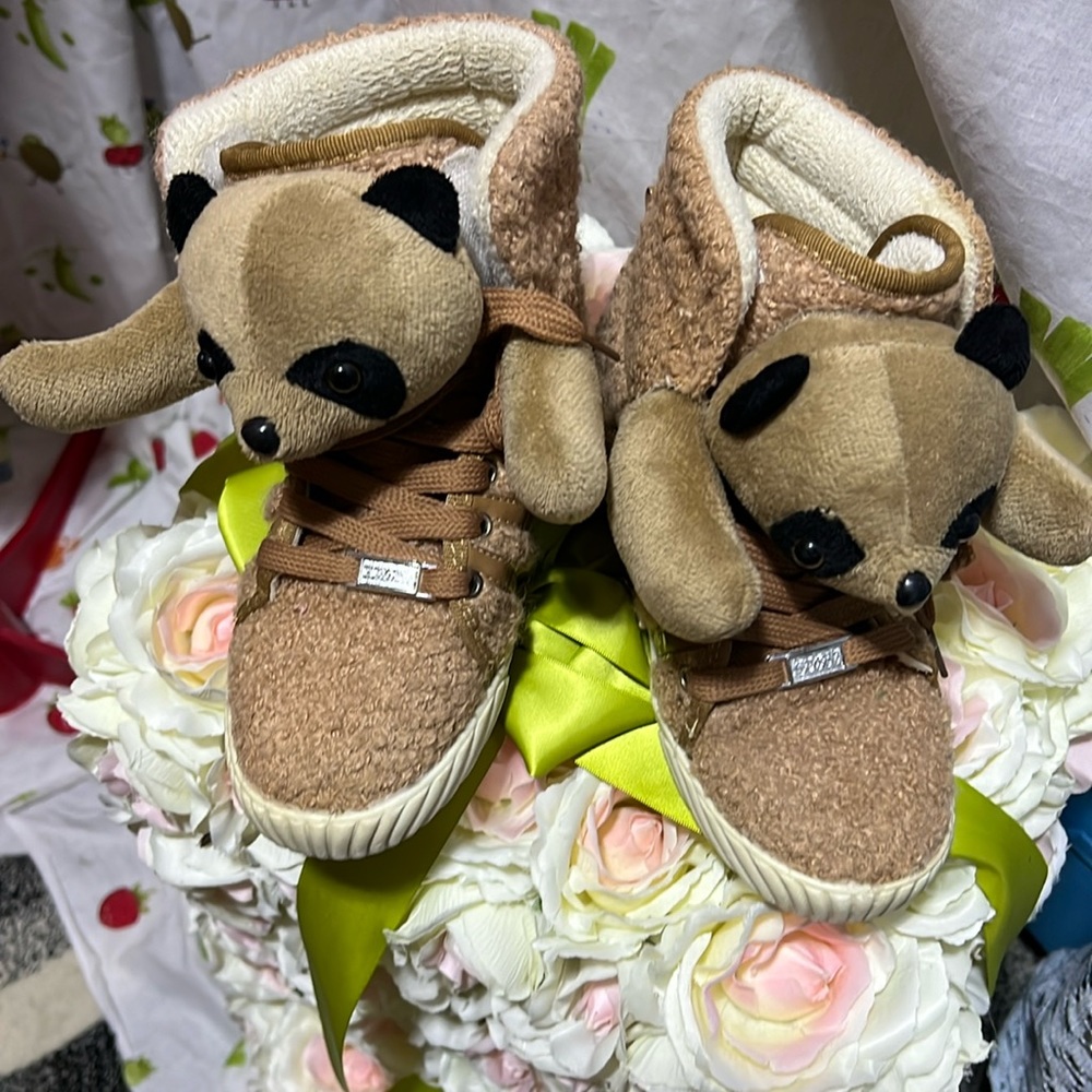Pre-loved sherpa  Bear 🐻 Sneakers